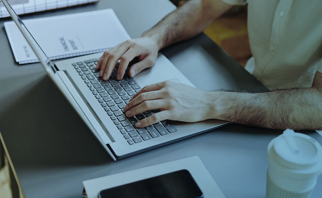 Controle de ponto online: o guia completo para escolher a solução ideal para sua empresa