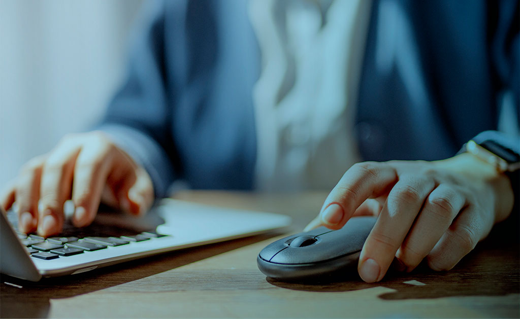 Home office e o caso de um grande banco: o que diz a legislação e como evitar riscos trabalhistas?