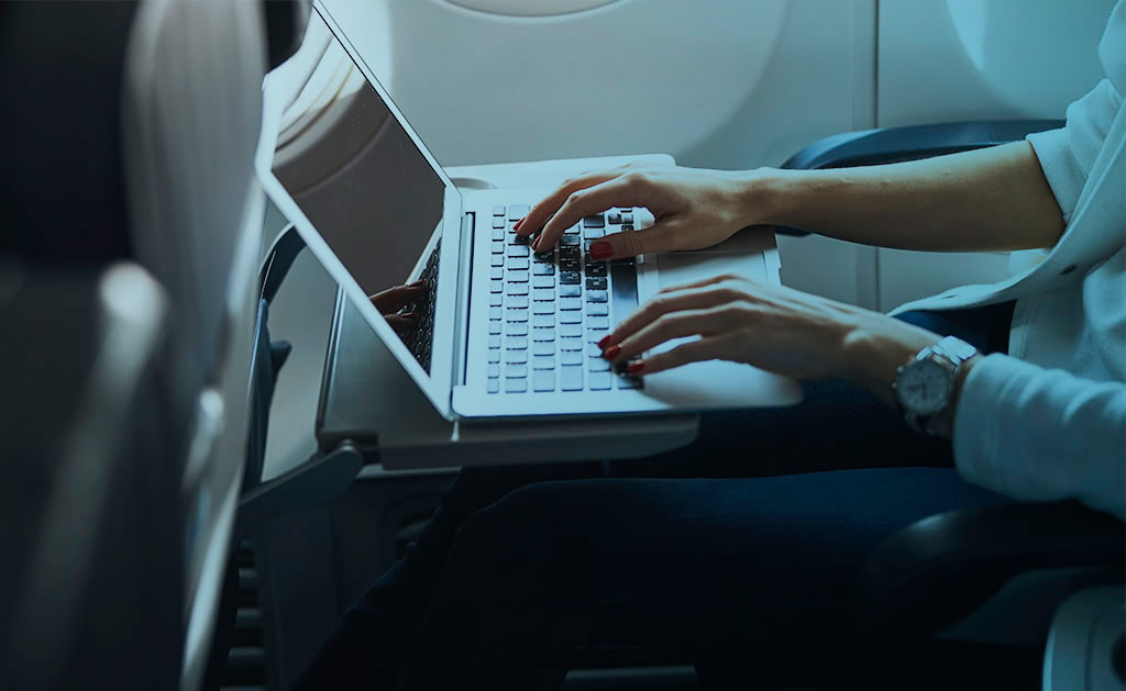 Viagem Corporativa: como o RH deve fiscalizar o ponto? Guia de conformidade e tecnologia